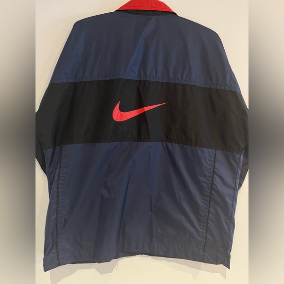 Vintage Men's Nike Windbreaker - Picture 2 of 2
